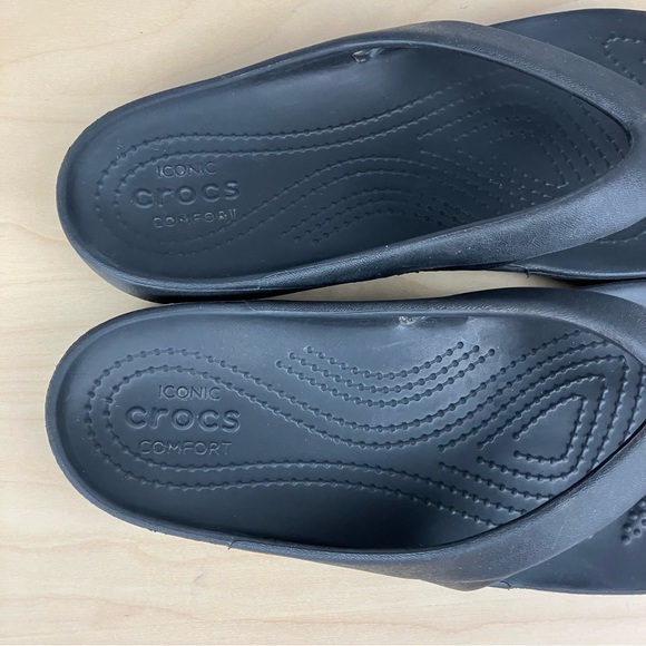 Crocs Women’s Size 7.0 Kadee II Flip Flops Triple Black Thong Sandals - Picture 9 of 10